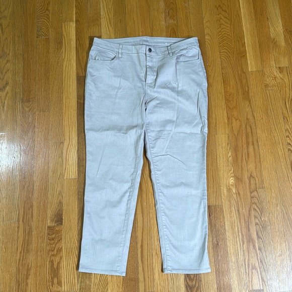 Chicos Perfect Stretch Girlfriend Slim leg Ankle 2.5 - Picture 2 of 9